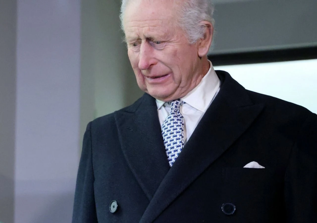 Król Karol III Król Karol III