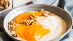 Co składa się na grecką "śniadaniową miskę"? Jak poszczególne jej składniki wpływają na organizm? Wyjaśniamy