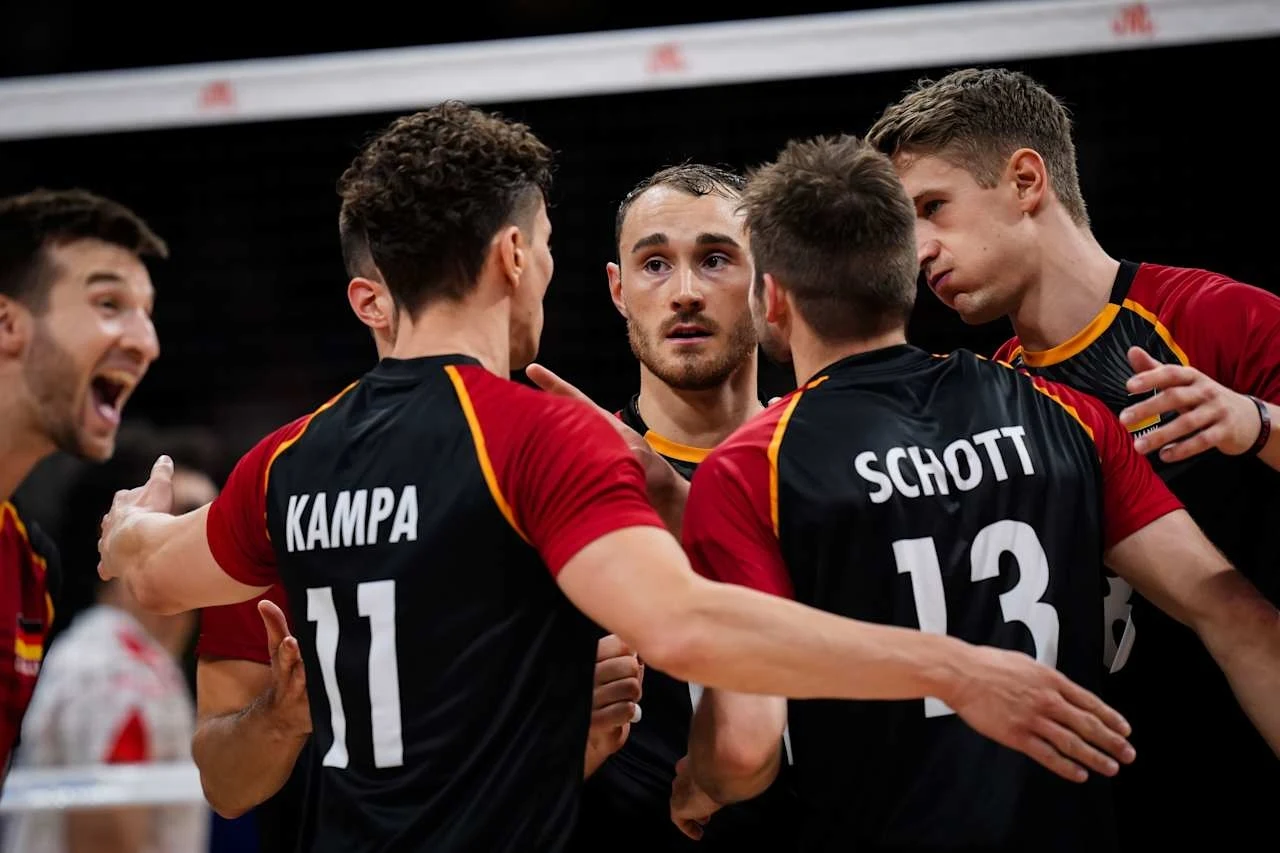 Moritz Karlitzek (w środku) zadomowił się w Polsce. Ale w najbliższych meczach Indykpolowi AZS Olsztyn nie pomoże Moritz Karlitzek (w środku) zadomowił się w Polsce. Ale w najbliższych meczach Indykpolowi AZS Olsztyn nie pomoże