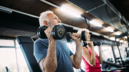 ​To najlepsze ćwiczenia dla seniorów. Obniżają biologiczny wiek organizmu