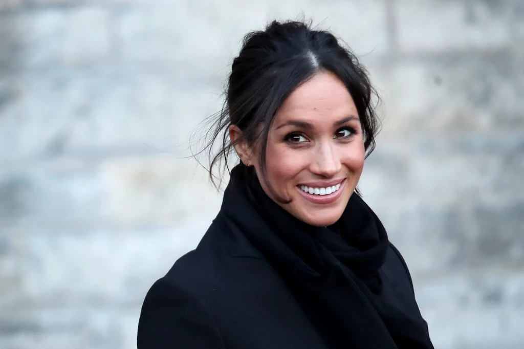 Meghan Markle nie ma zamiaru dopasowywać się do sztywnych ram wyglądu i chętnie pokazuje się bez makijażu 