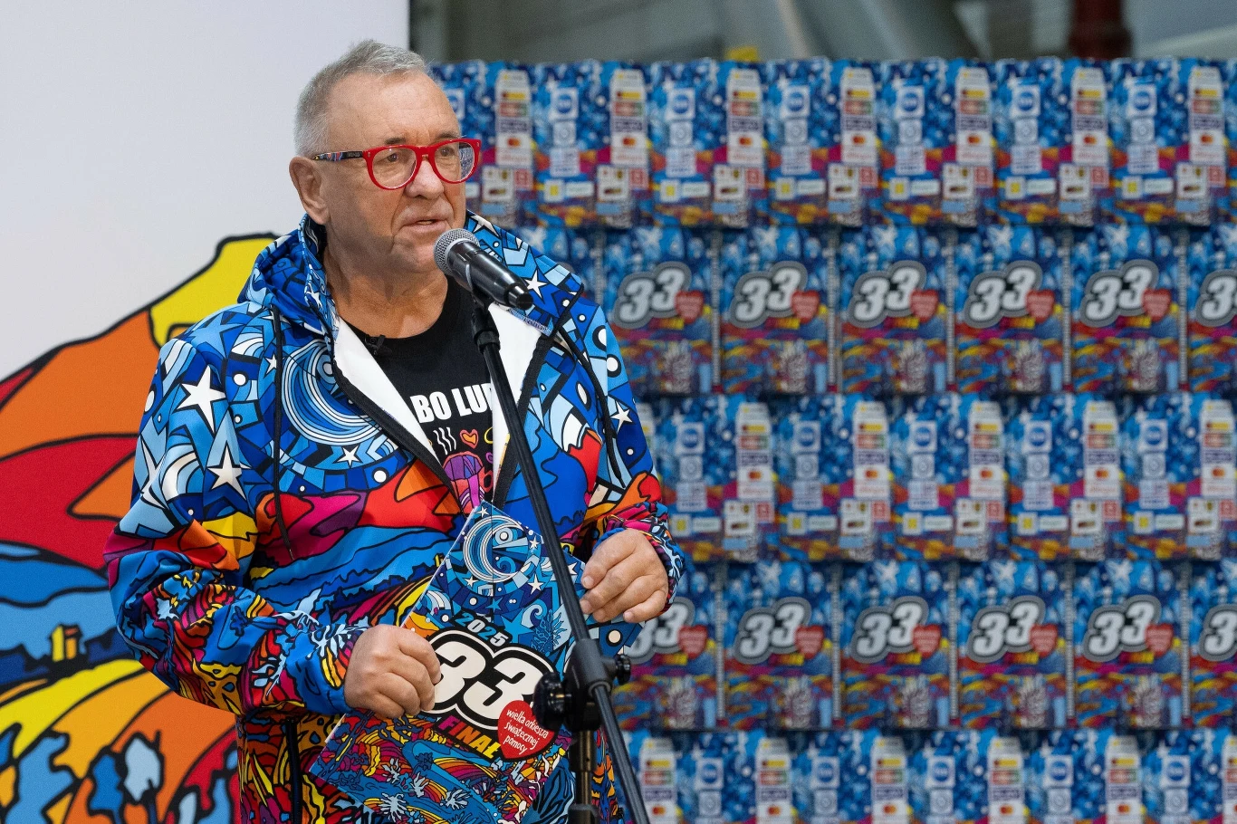 Jerzy Owsiak jest współautorem witraży w bazylice św. Małgorzaty w Nowym Sączu Jerzy Owsiak jest współautorem witraży w bazylice św. Małgorzaty w Nowym Sączu