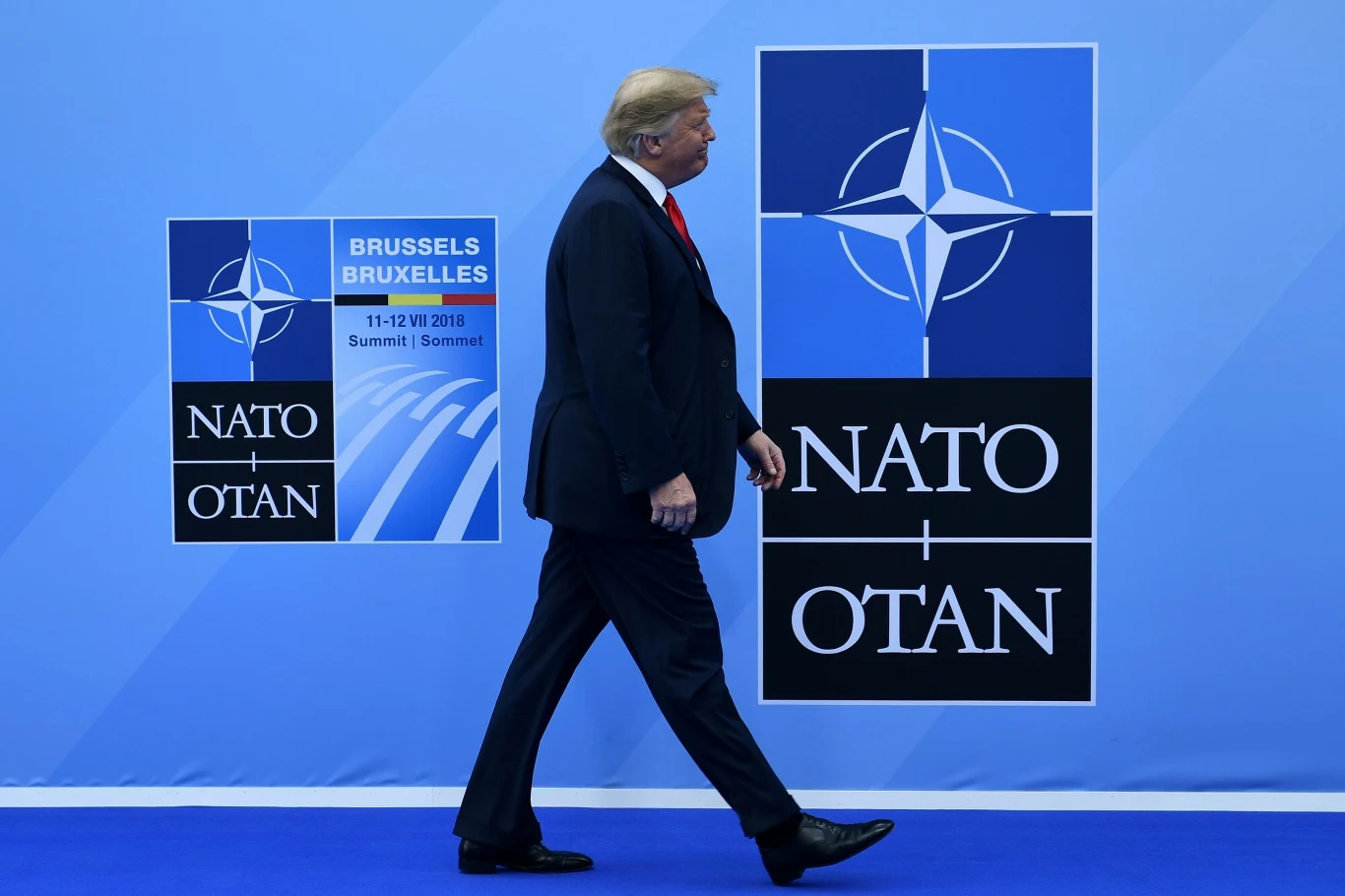 Donald Trump domaga się, by kraje europejskie przeznaczały więcej pieniędzy na obronność w ramach NATO Donald Trump domaga się, by kraje europejskie przeznaczały więcej pieniędzy na obronność w ramach NATO