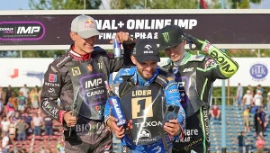 Maciej Janowski, Bartosz Zmarzlik i Patryk Dudek na podium IMP.