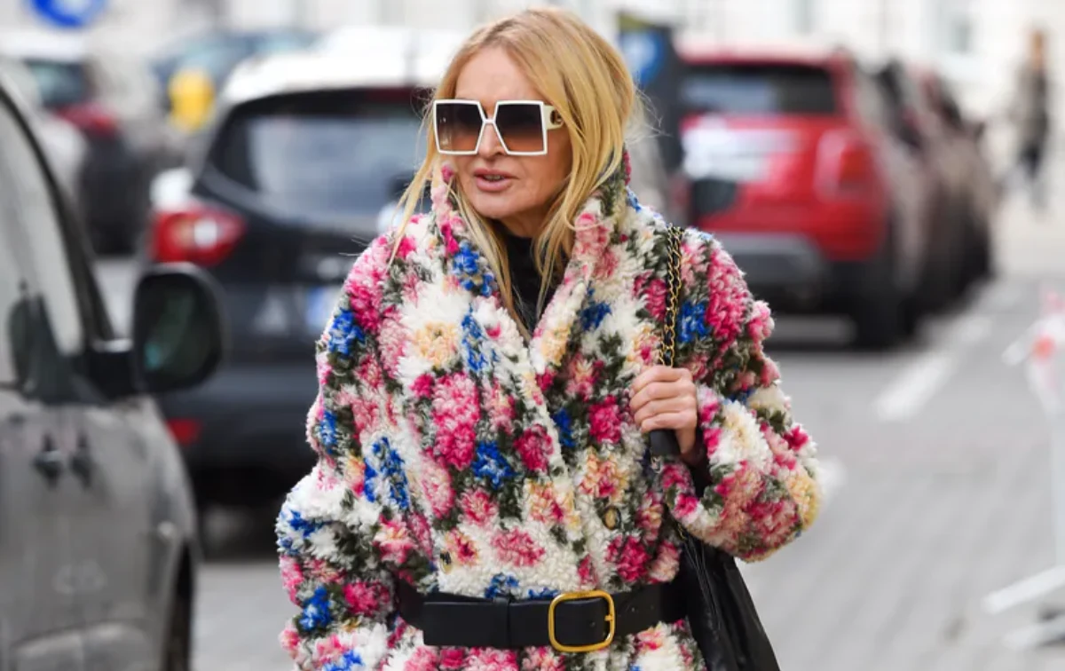 Monika Olejnik na ulicach Warszawy Monika Olejnik na ulicach Warszawy