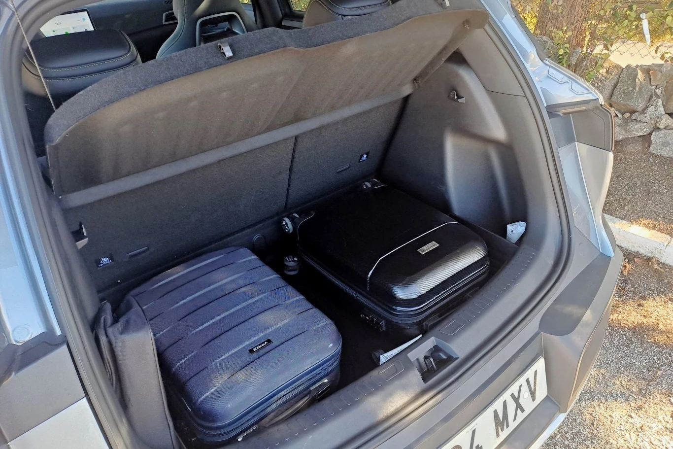 Bagażnik BYD Atto 2 oferuje 400 litrów pojemności. Po złożeniu tylnej kanapy można ją powiększyć do 1 340 litrów.