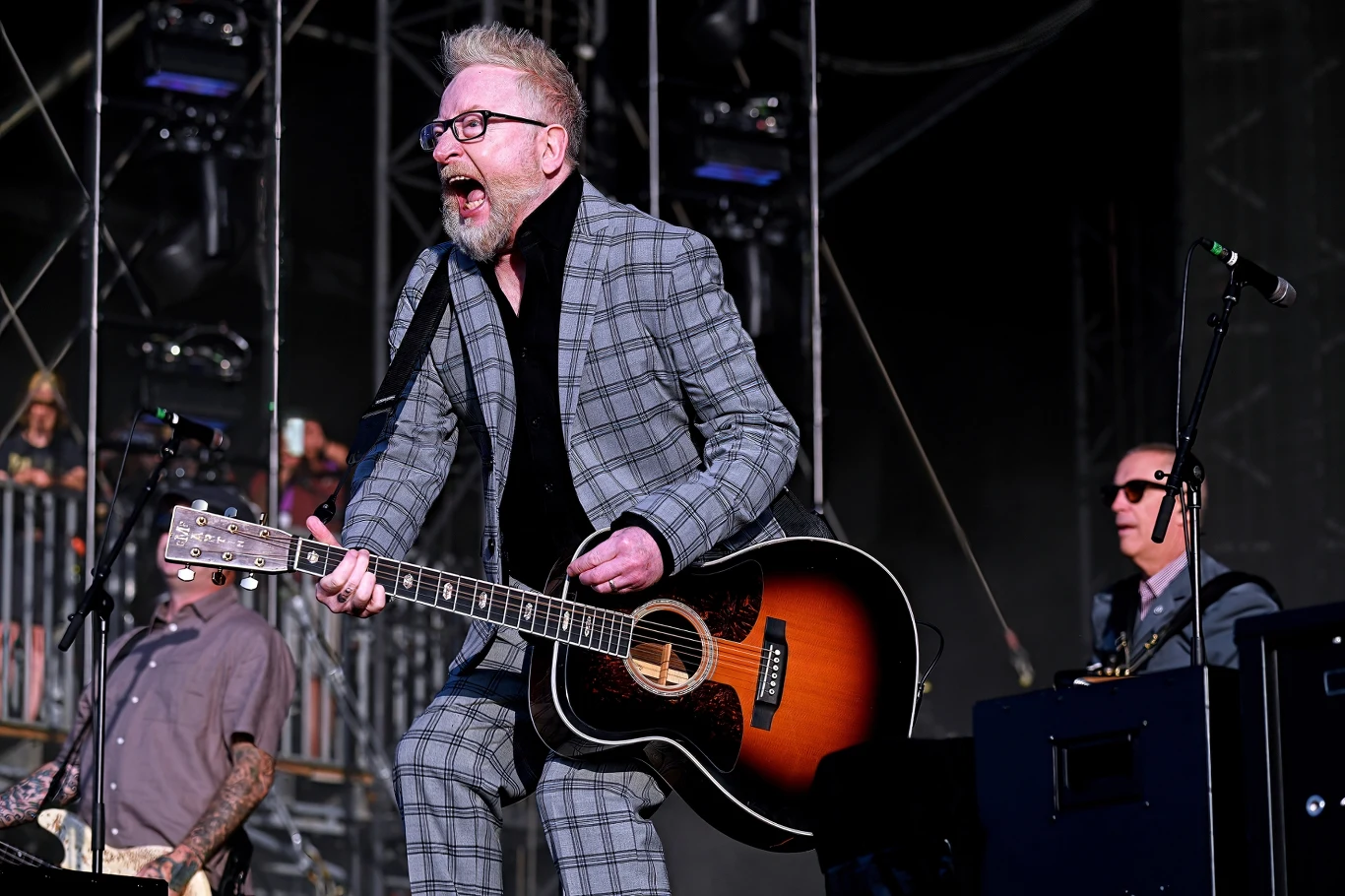 Dave King stoi na czele Flogging Molly Dave King stoi na czele Flogging Molly