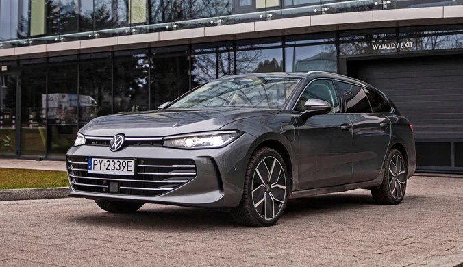 Volkswagen Passat eHybrid to świetne auto, ale nie jedź nim na ładowarkę