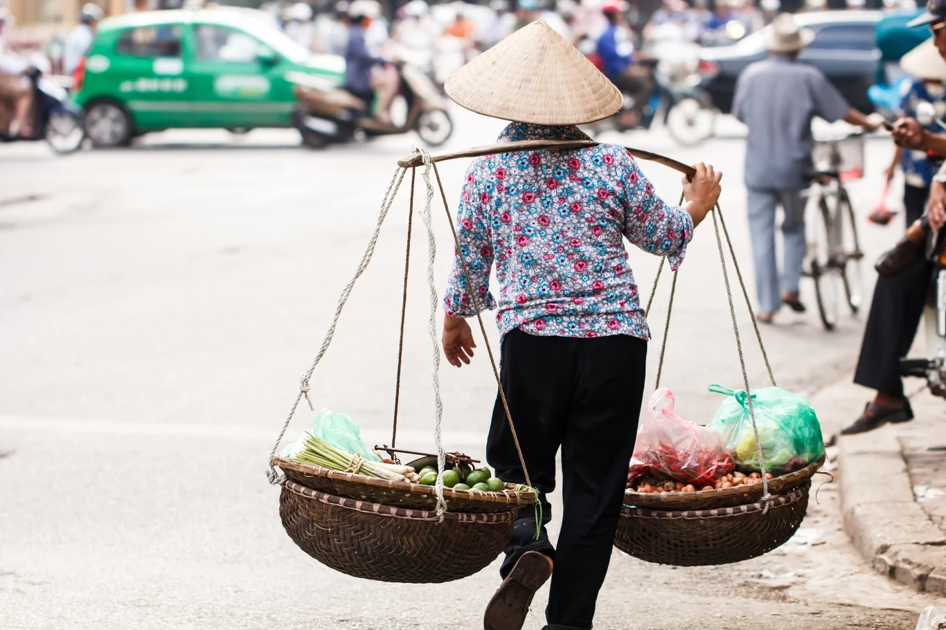 Wietnamczycy charakteryzują się siłą i sprytem. Poznaj ich sposób na podnoszenie ogromnych ciężarów Wietnamczycy charakteryzują się siłą i sprytem. Poznaj ich sposób na podnoszenie ogromnych ciężarów