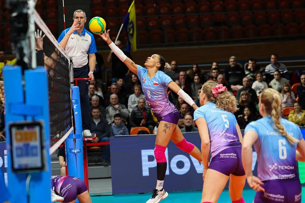 Atakuje Sabrina Machado z DevelopResu Rzeszów