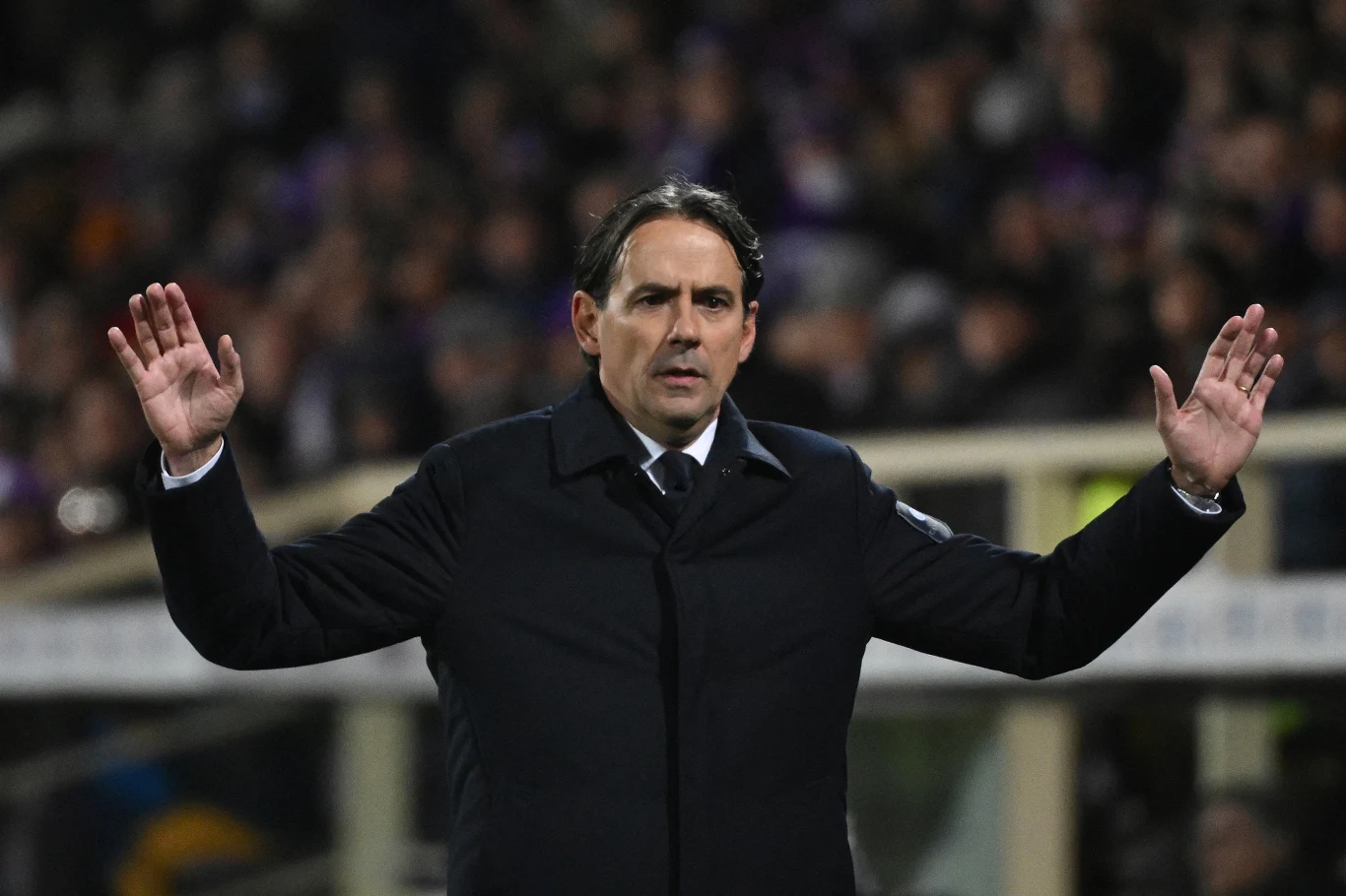 W geście kapitulacji trener pokonanych - Simone Inzaghi
