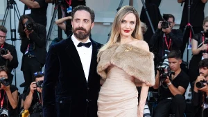 Angelina Jolie i Pablo Larraín na pokazie filmu "Maria Callas" na festiwalu w Wenecji (2024)