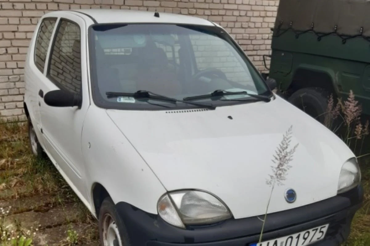 Na sprzedaż trafił też Fiat Seicento.