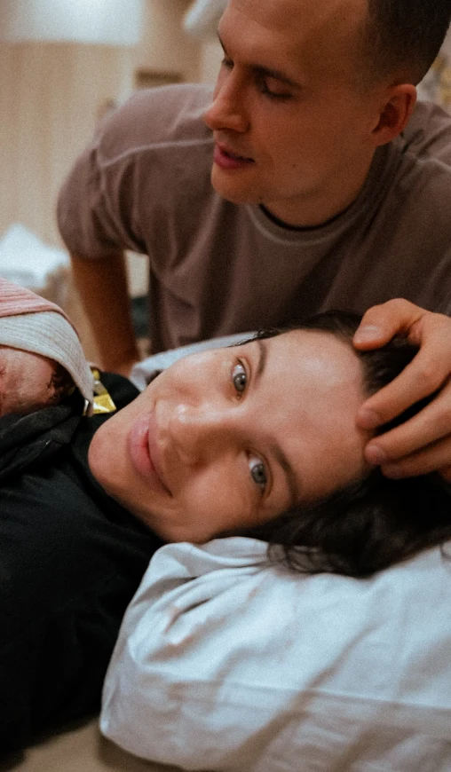 Karolina Gilon i Mateusz Świerczyński powitali na świecie syna. Karolina Gilon i Mateusz Świerczyński powitali na świecie syna.