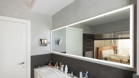 Lustra LED są bardzo praktyczne w łazience.  