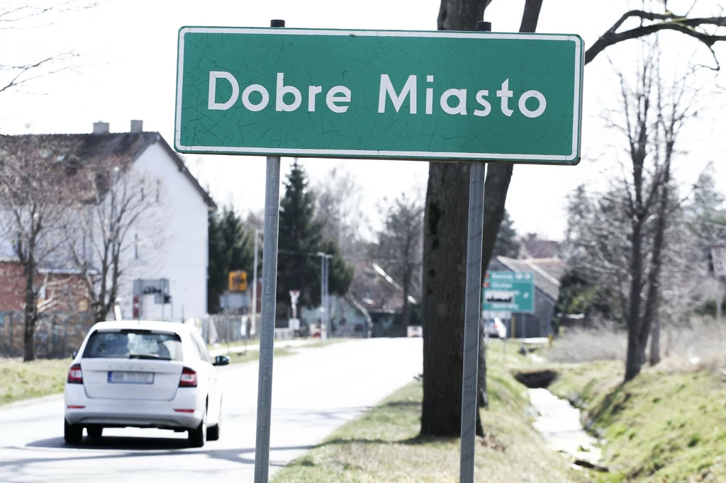 Dobre Miasto - tablica wjazd do miejscowości