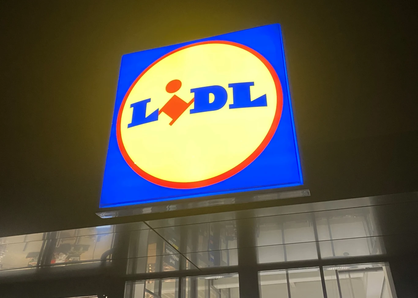 Lidl szuka do pracy 250 osób. Do wypłaty dają samochód służbowy. Lidl szuka do pracy 250 osób. Do wypłaty dają samochód służbowy.