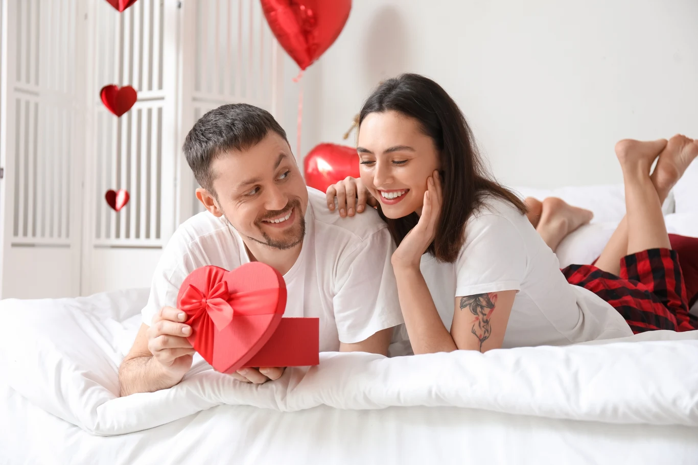 Prezent dla męża na walentynki nie musi być drogi. Elektryczna skrobaczka do szyb świetne się sprawdzi Prezent dla męża na walentynki nie musi być drogi. Elektryczna skrobaczka do szyb świetne się sprawdzi