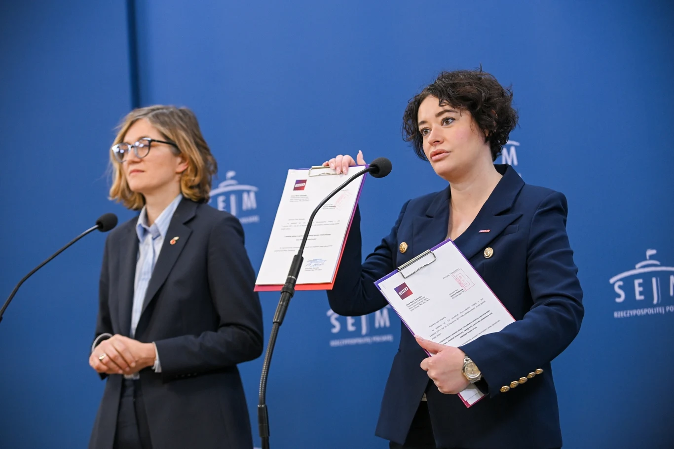 Parlamentarzystki Lewicy apelują o procedowanie dwóch projektów ustaw dotyczących mieszkalnictwa Parlamentarzystki Lewicy apelują o procedowanie dwóch projektów ustaw dotyczących mieszkalnictwa