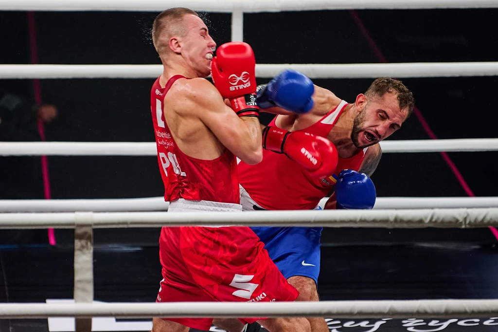 Damian Durkacz (z lewej) to obecnie najlepszy pięściarz polskiego boksu olimpijskiego Damian Durkacz (z lewej) to obecnie najlepszy pięściarz polskiego boksu olimpijskiego