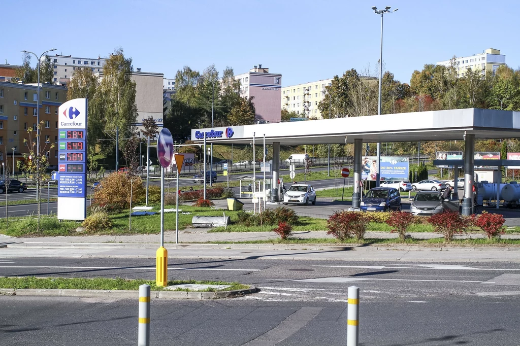 Carrefour wprowadza zmiany na swoich stacjach paliw