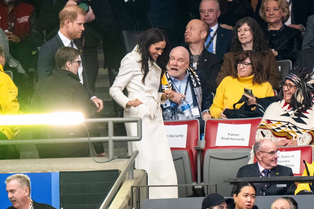 Meghan Markle postawiła na beże i klasyczne czernie podczas tego wydarzenia 