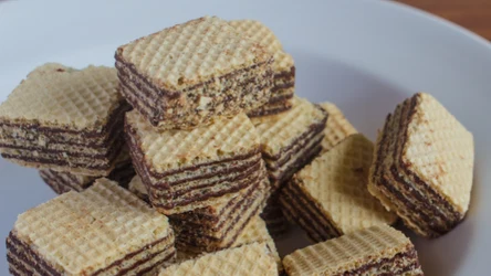 Przepis na wafle kakaowe z PRL-u. Kiedyś zajadali się nimi wszyscy