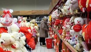 Polacy wydadzą na Walentynki 2025 więcej pieniędzy niż przed rokiem