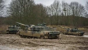 Szef MSZ Radosław Sikorski w programie "Najważniejsze pytania" w Polsat News. Mówił o banku na rzecz dozbrajania Europy