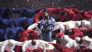 Kendrick Lamar zmienia stadion w kontroler PlayStation i nokautuje Drake’a!