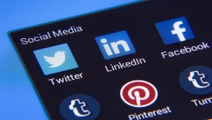 Naukowcy z Holandii zbadali wpisy ponad 8 tys. polityków na Twitterze