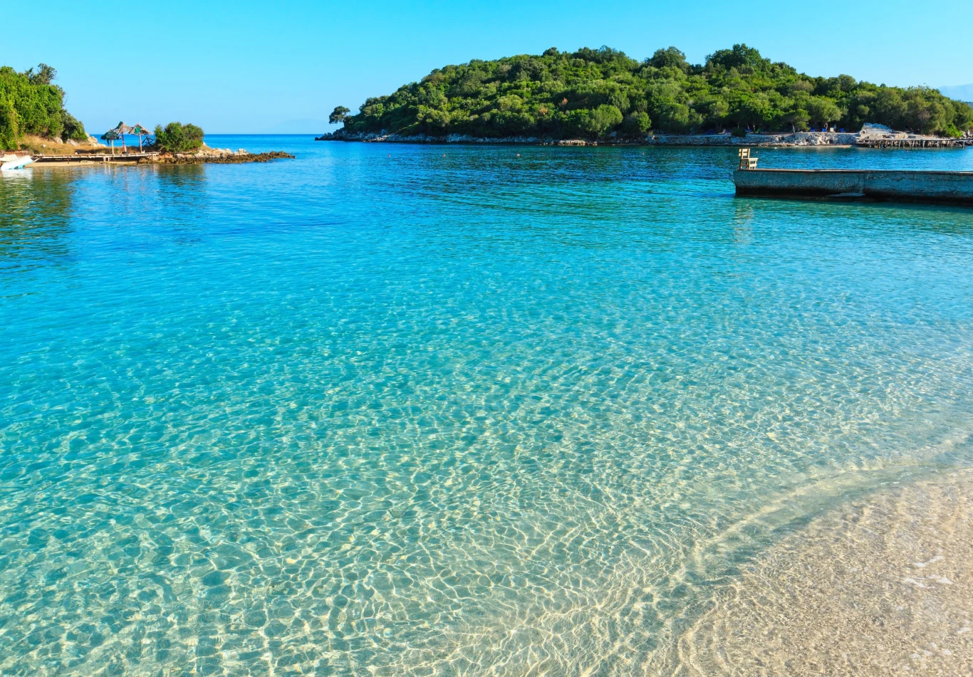 Albańskie kurorty we wrześniu oferują wciąż letnie temperatury i atrakcyjne ceny.