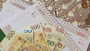 Czy L4 w weekend się opłaca? Niektórym pracownikom przysługuje wyższa wypłata.