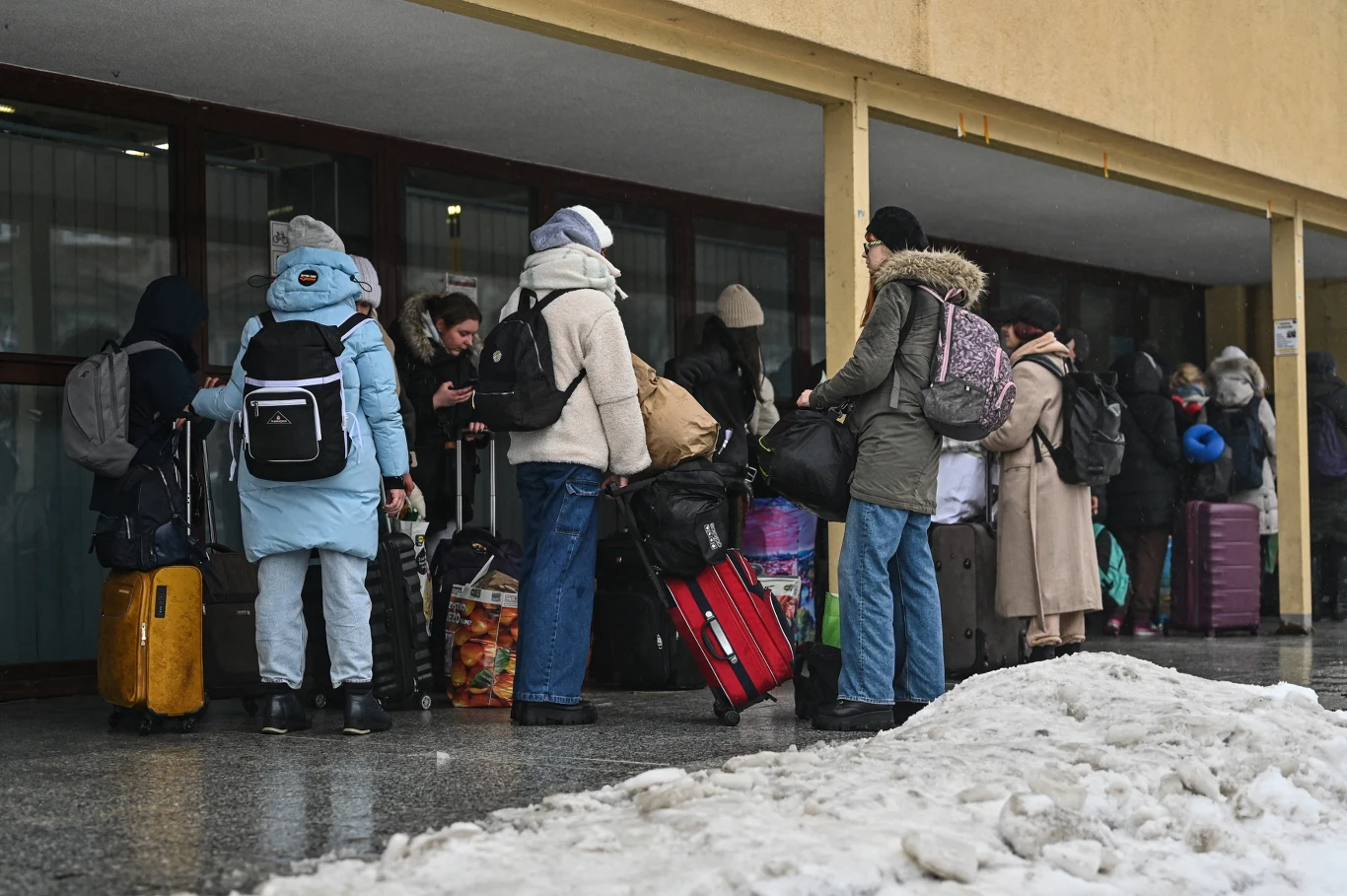 Ukraińscy uchodźcy opuszczają kraj Ukraińscy uchodźcy opuszczają kraj