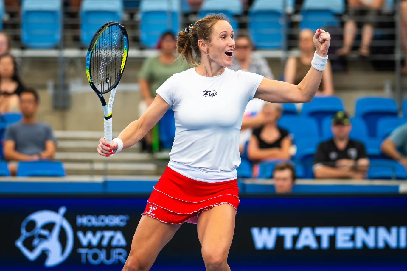 Katarzyna Kawa awansowała do drugiej rundy WTA 125 w Cancun Katarzyna Kawa awansowała do drugiej rundy WTA 125 w Cancun
