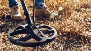 Podczas przeszukiwania terenu z wykrywaczem metali doszło do fascynującego odkrycia, które stało się w Norwegii sensacją. Zdj. ilustracyjne.