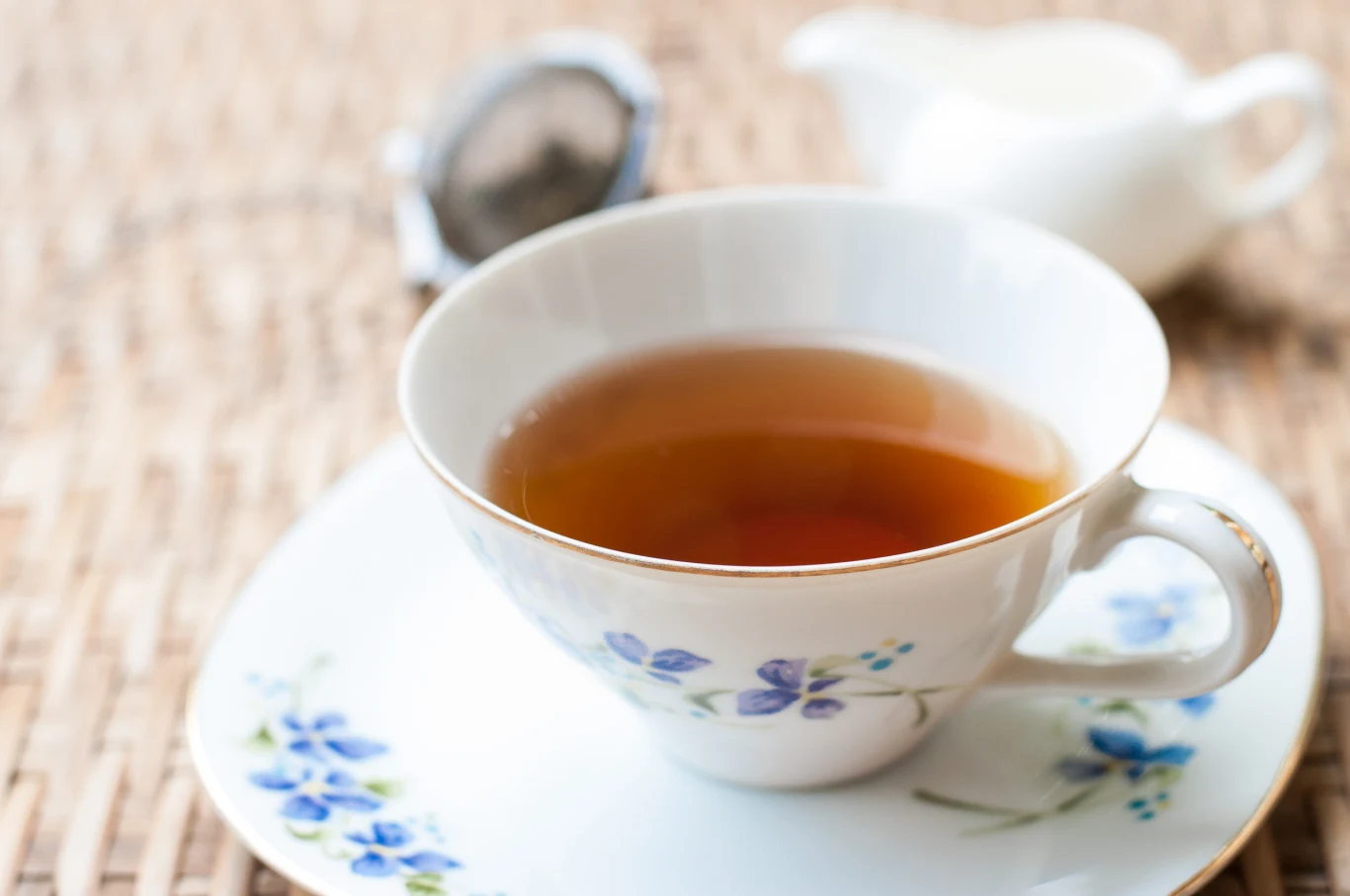 Filiżanka herbaty earl grey pita codziennie doskonale wpływa na zdrowie Filiżanka herbaty earl grey pita codziennie doskonale wpływa na zdrowie