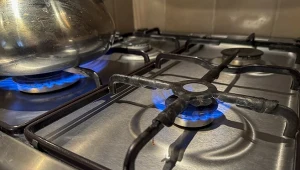 Nawet 300 zł dopłaty do gazu mogą dostać polscy emeryci w ramach ryczałtu energetycznego.