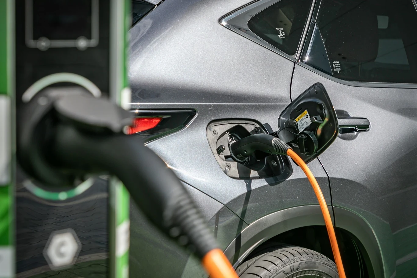 Usługa jest przeznaczona dla właścicieli elektryków i hybryd plug-in Lexusa.