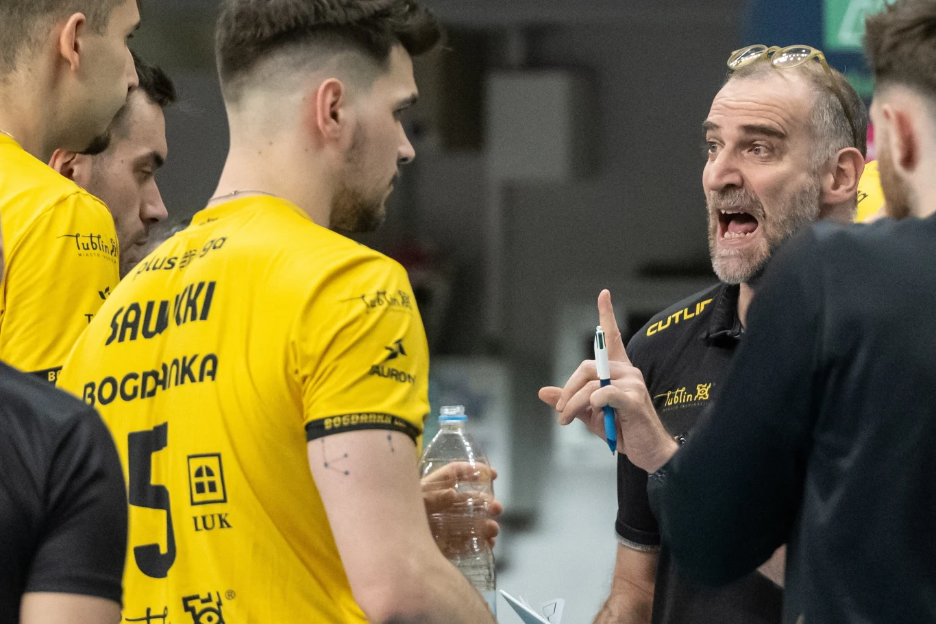 Trener Massimo Botti i przyjmujący Bogdanki LUK Lublin Mikołaj Sawicki