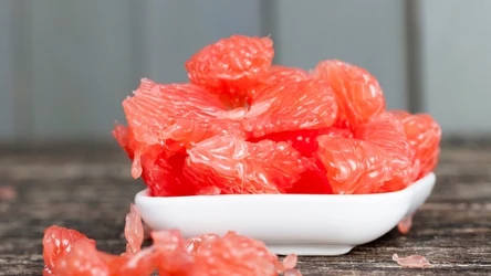 Pomelo można kupić w supermarketach na promocji