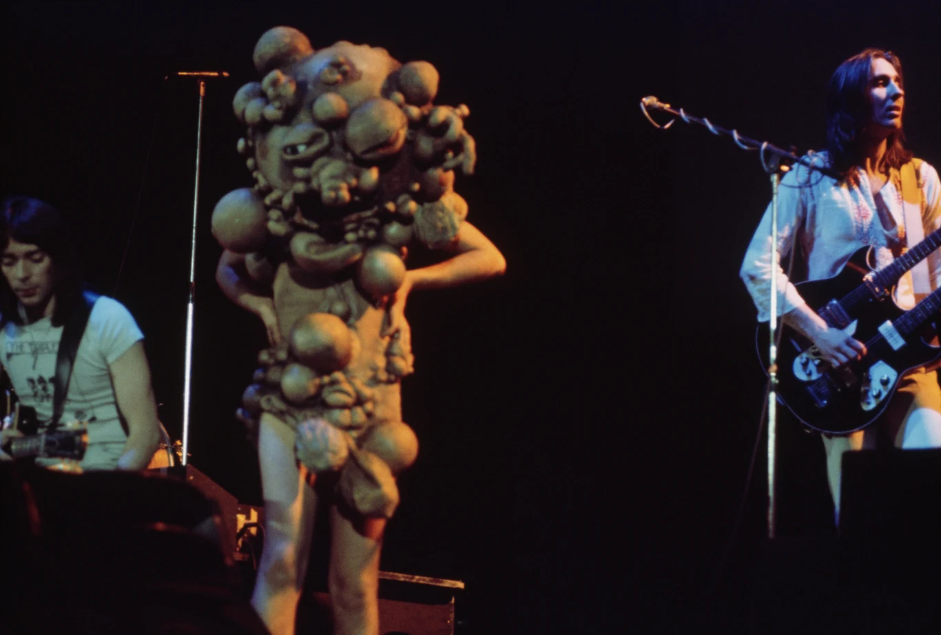 Genesis na scenie w 1974 r.