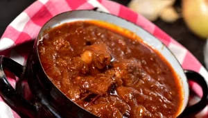 Łyżeczka tej przyprawy wynosi gulasz na wyżyny smaku. Rodzina będzie pytać, co dodałaś