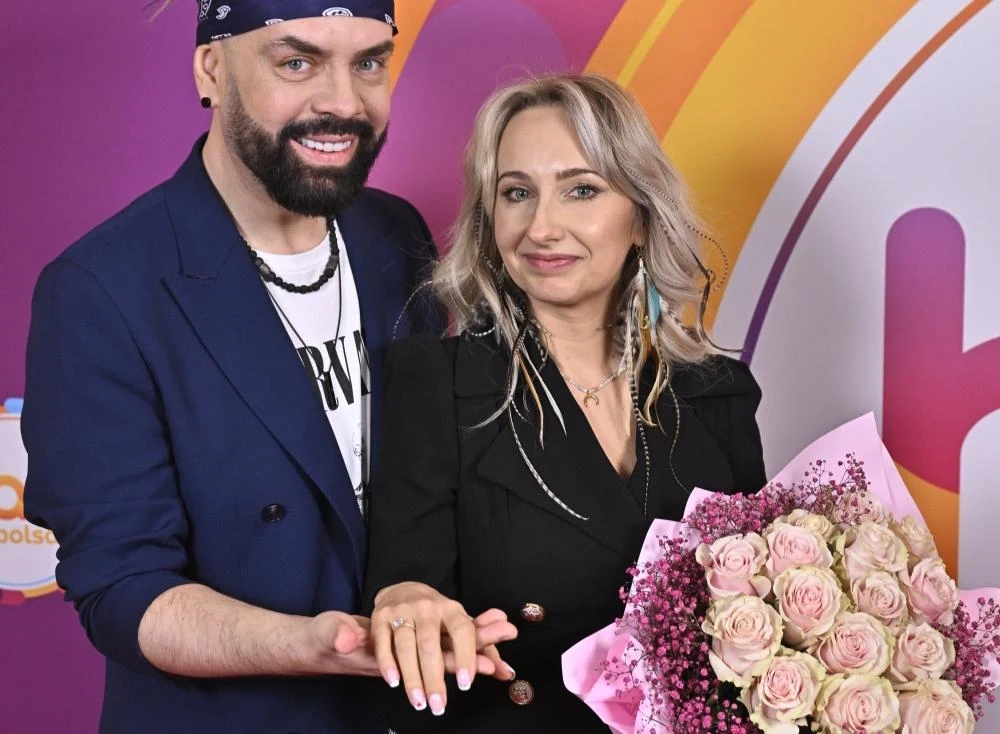 Marcin Czyżewski oświadczył się ukochanej w "halo tu polsat". Marcin Czyżewski oświadczył się ukochanej w "halo tu polsat".