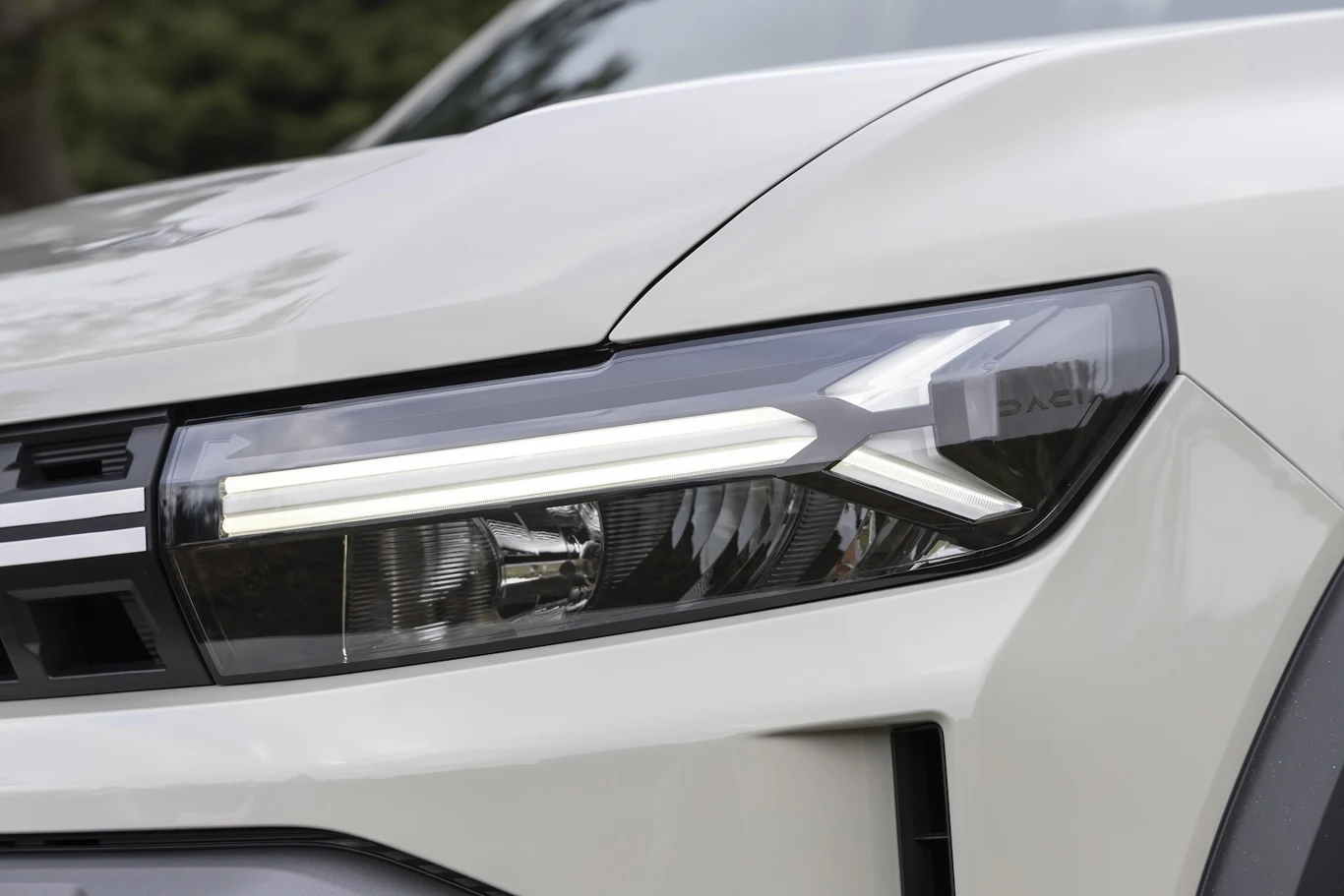 Sprzedaż nowej Dacii Duster w Polsce spadła w styczniu o ponad 50 proc. To efekt debiutu w cennikach jej większej siostry - Dacii Bigster Sprzedaż nowej Dacii Duster w Polsce spadła w styczniu o ponad 50 proc. To efekt debiutu w cennikach jej większej siostry - Dacii Bigster