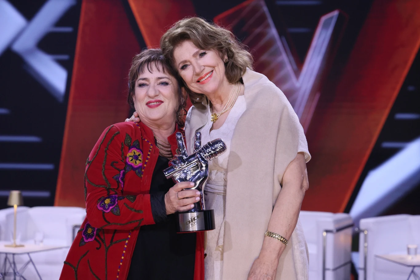 Regina Roslaniec Bavcevic wygrała 5. edycję "The Voice Senior". Jej mentorką była Halina Frąckowiak Regina Roslaniec Bavcevic wygrała 5. edycję "The Voice Senior". Jej mentorką była Halina Frąckowiak