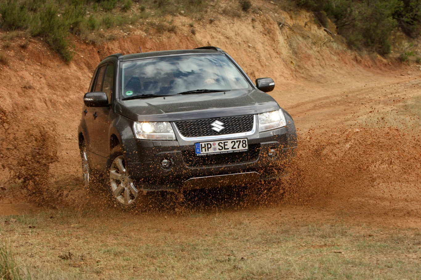 Model był dostępny w dwóch wersjach nadwozia: 3- i 5-drzwiowej. Rekomendujemy tę drugą, ponieważ tylko ona jest konkurencyjna względem pozostałych SUV-ów w zestawieniu.