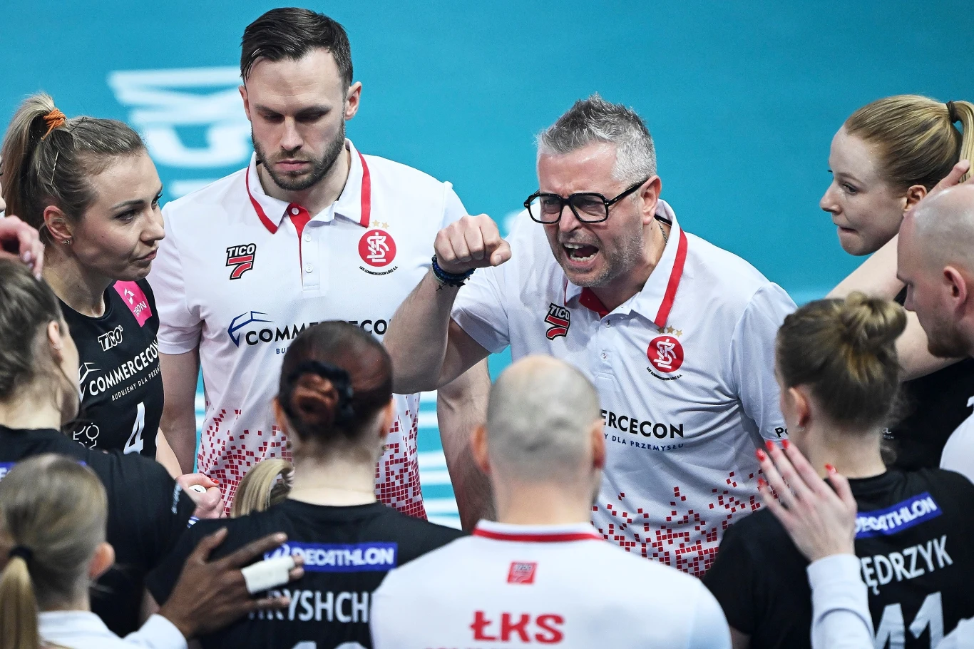 Trener Alessandro Chiappini i siatkarki ŁKS Commercecon Łódź