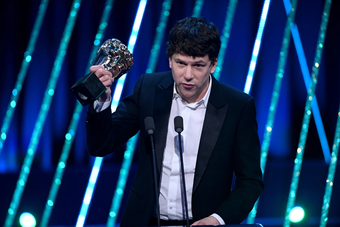 Jesse Eisenberg odebrał w imieniu Kierana Culkina nagrodę BAFTA za rolę w "Prawdziwym bólu"