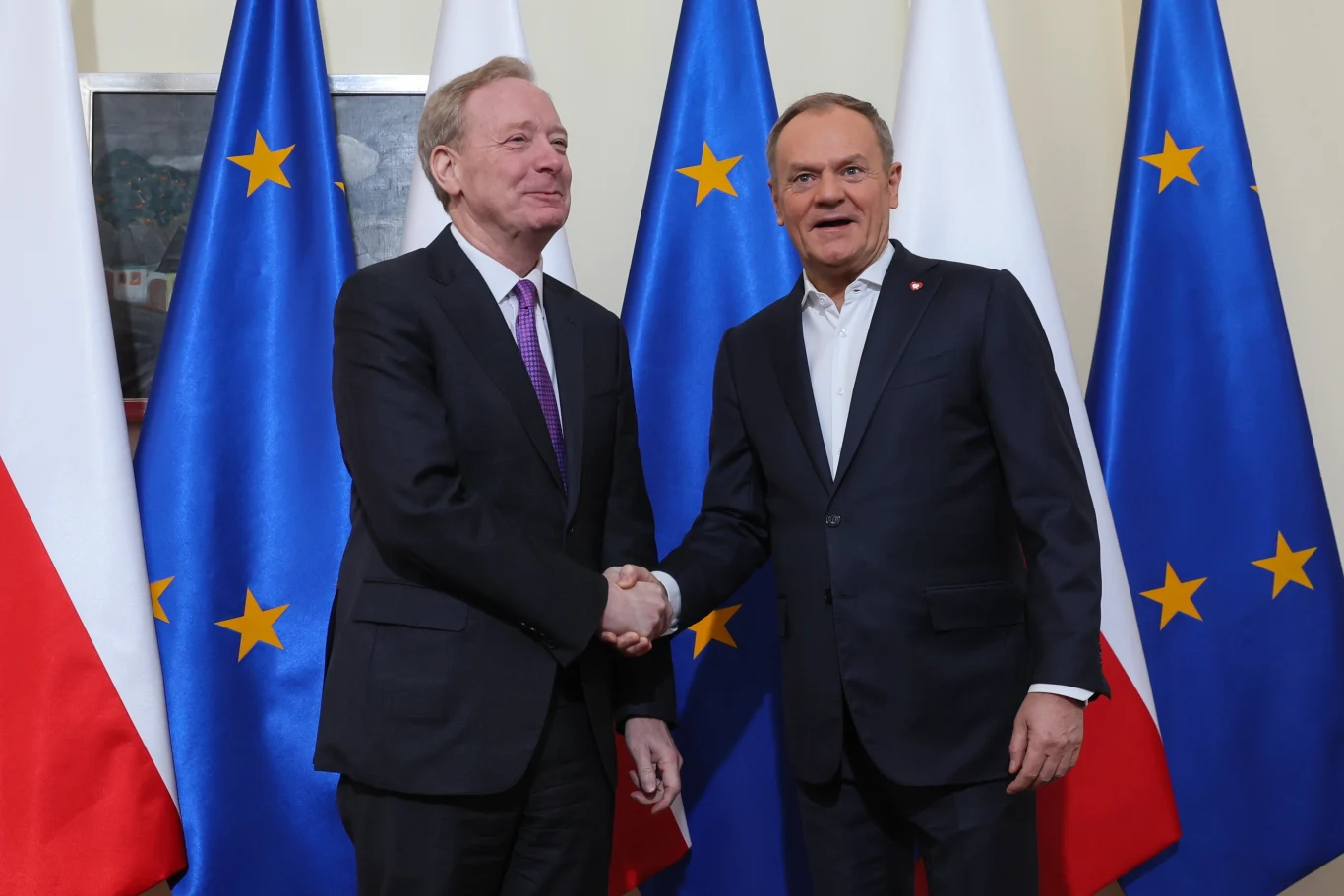 Premier Donald Tusk spotkał się z prezydentem i wiceprezesem Microsoft Corporation Bradem Smithem Premier Donald Tusk spotkał się z prezydentem i wiceprezesem Microsoft Corporation Bradem Smithem